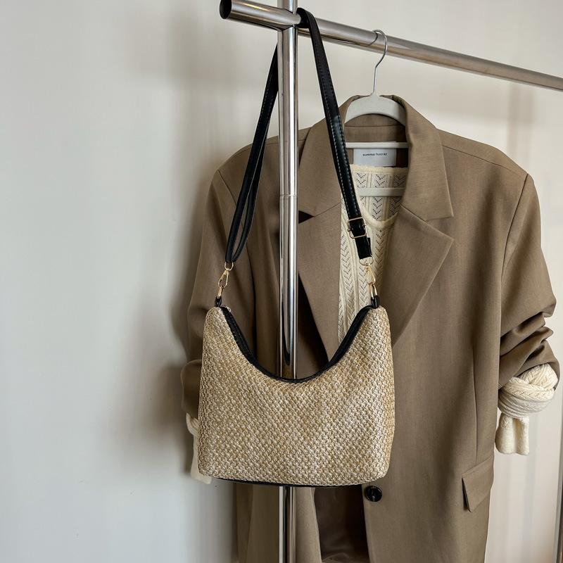 This year's popular woven shoulder messenger bag 2025 spring new versatile ins leisure bag splicing tote bag women