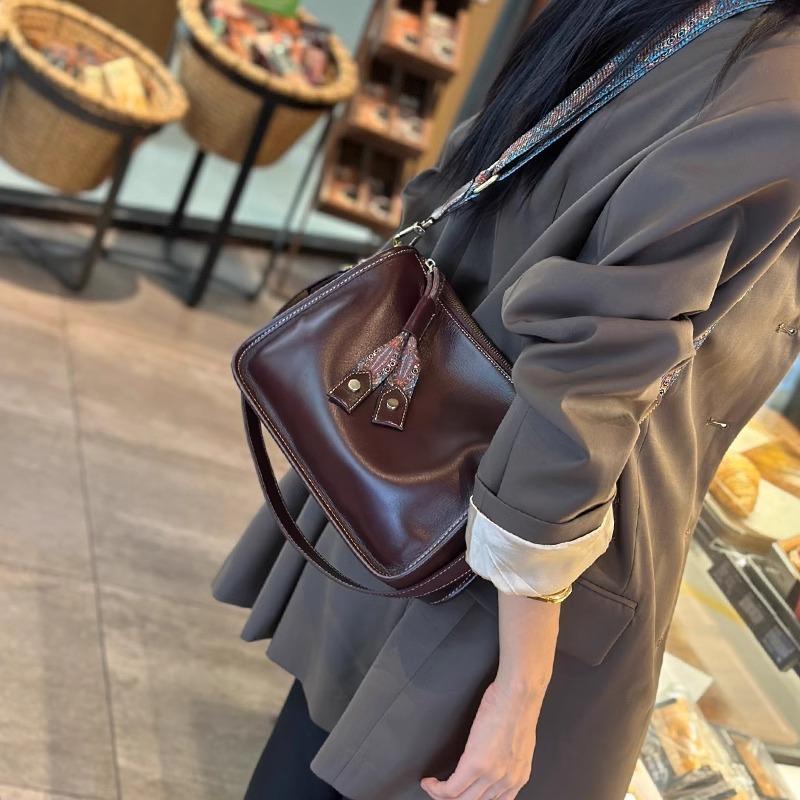 

Сумка подмышку из натуральной кожи женская большой вместимости для поездок на работу все в одном из мягкой кожи широкополосная винтажная повседневная на плечо кроссбоди кофейный