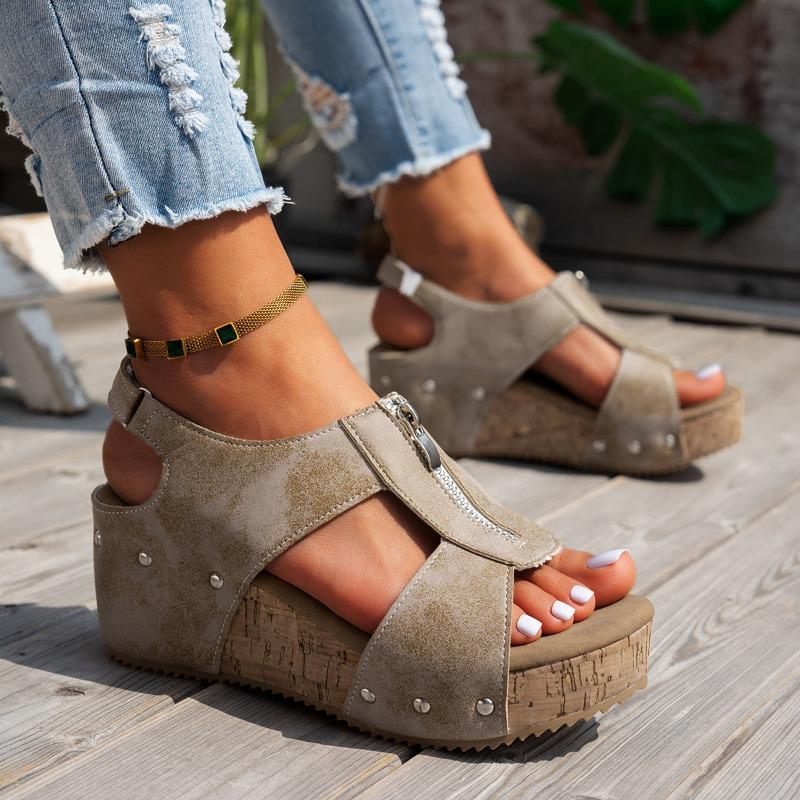 Damen Nietbesetzte Peep-Toe Reißverschluss Keilabsatz Plateau Sandalen