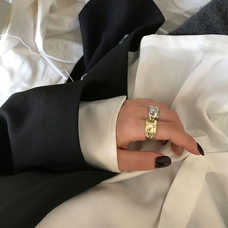 Bague Femme Rétro Vent Ins Irrégulière Surface Concave Convexe Bague Ouverte Mode Personnalité Texture Industrie Lourde Bagues Bague de Doigt Bijoux de Fête