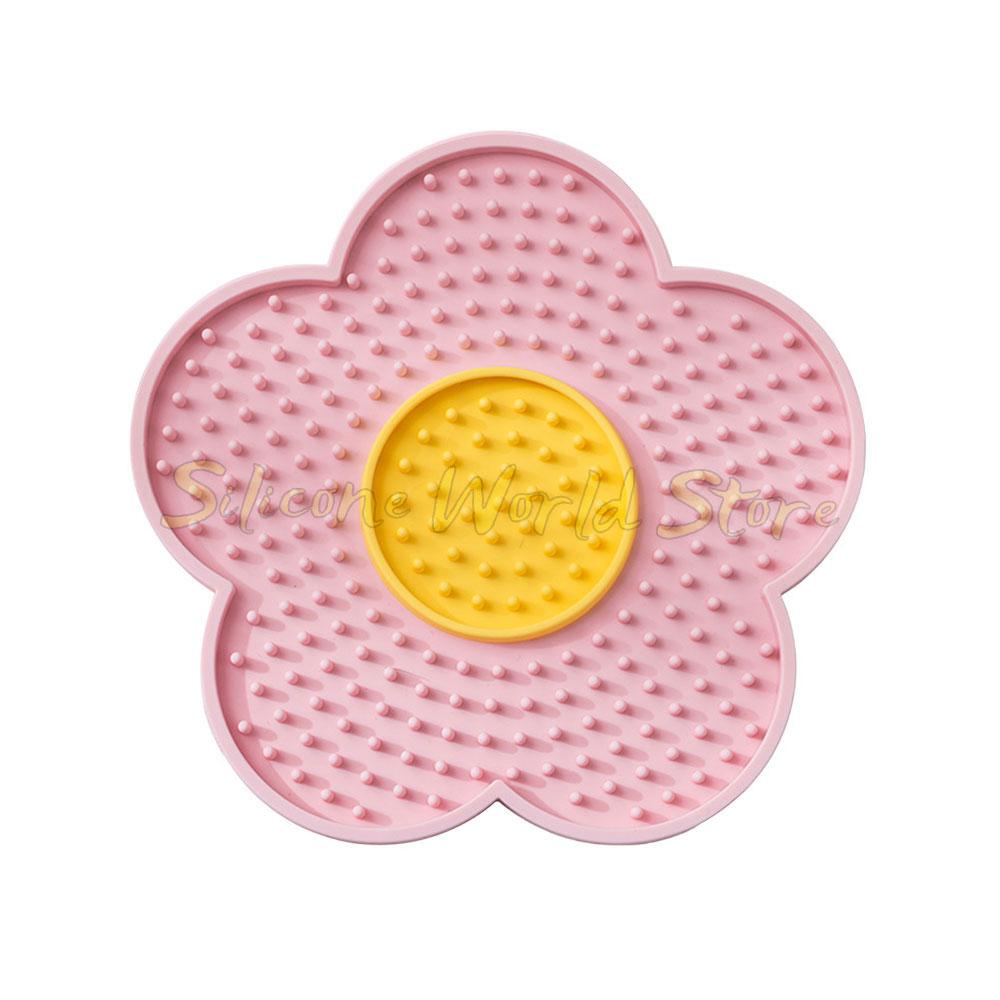 SW Pet Silicone Licking Pad Christmas Tree Flower Shape Cat Dogs Slow Feeder Plate for Pet Sucker Food Training Feeding Mat Bowl