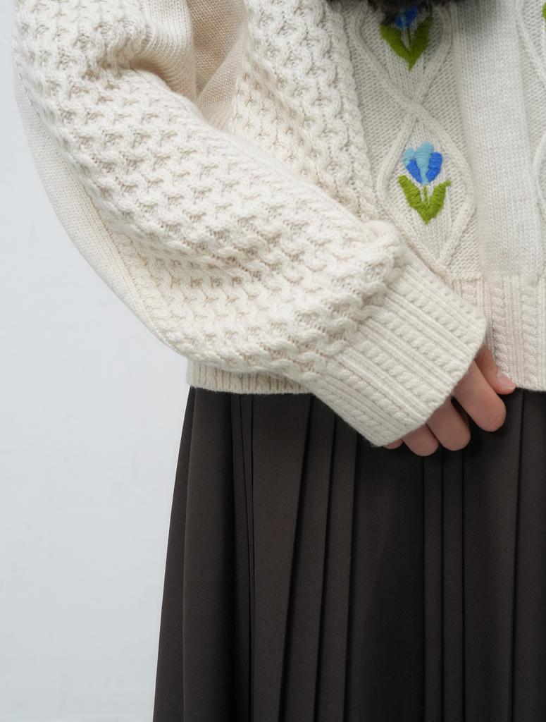 GENERALIDEA Flower Cable Knit Pullover [Ivory] / Wbe4L05545
