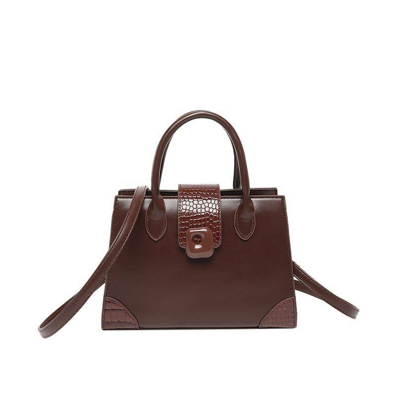 High-value fashion handbag 2025 spring new niche design versatile ins shoulder messenger bag small square bag