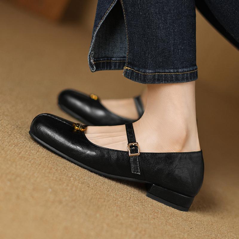 

New Four Seasons Wear Low Heel Flat Shoes Black Women s Single Shoes Square Head Casual Square Heel Rubber Soft Sole Leather Shoes Large Size 39 чёрный
