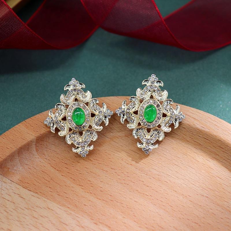 Vintage nostalgic S925 silver needle stud earrings femininity personality baroque court style earrings ear jewelry