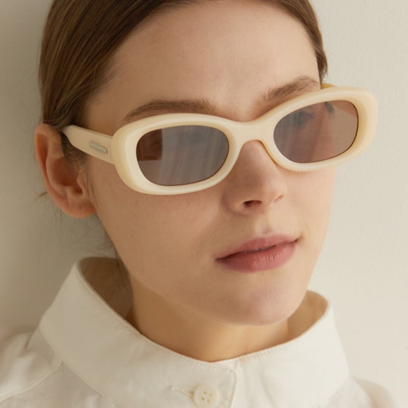 

One Brilliant Rain-OB360-Beige FREE