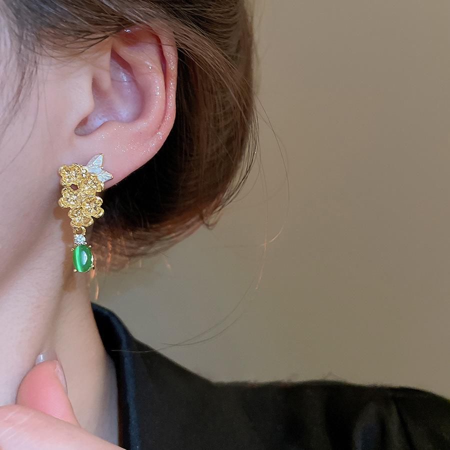 Flower pendant earrings light luxury high sense fashion exquisite stud earrings versatile temperament earrings women