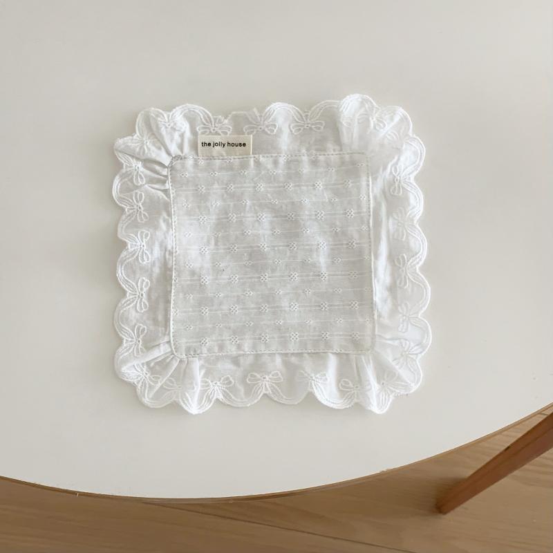 Korean Style Soft Flounced Lace Ruffle Placemats Non-Slip Dustproof Table Pads for Living Room Tea Table Decor