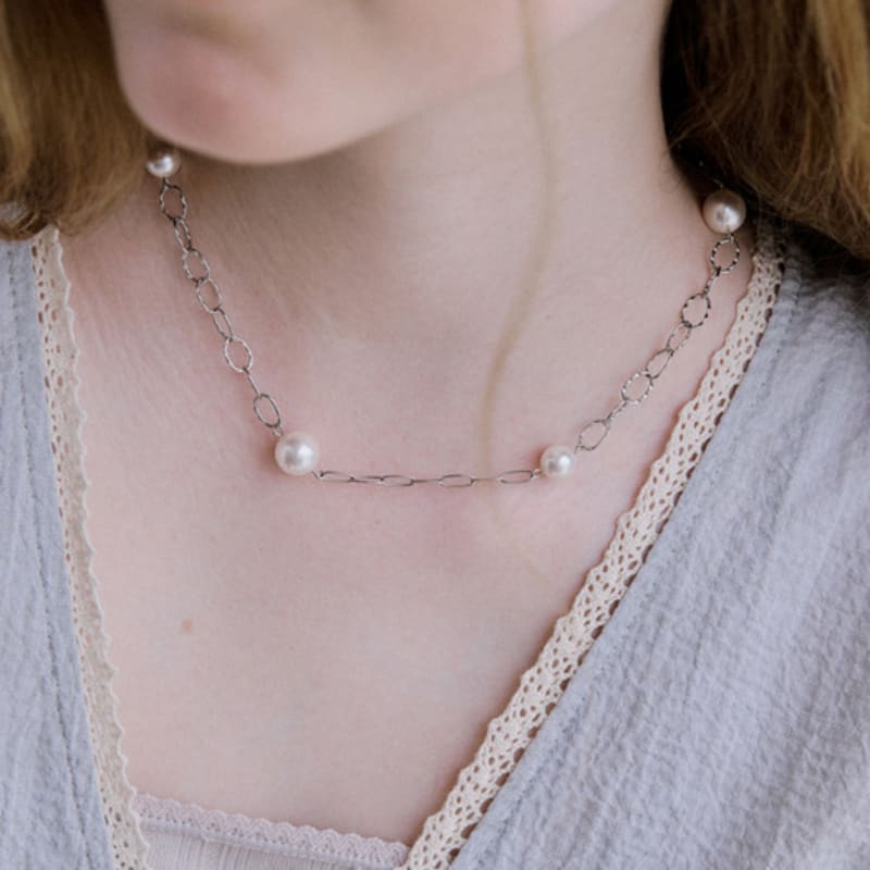 MERRYMOTIVE Rhythmical Pearl and Chain Necklace