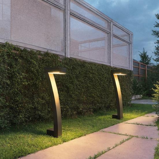 Zewnętrzna lampa solarna LED Super Jasna IP65 Wodoodporna Automatyczne Włączanie/Wyłączanie Łatwa w Instalacji Lampa Solarna Dekoracja Ogrodu