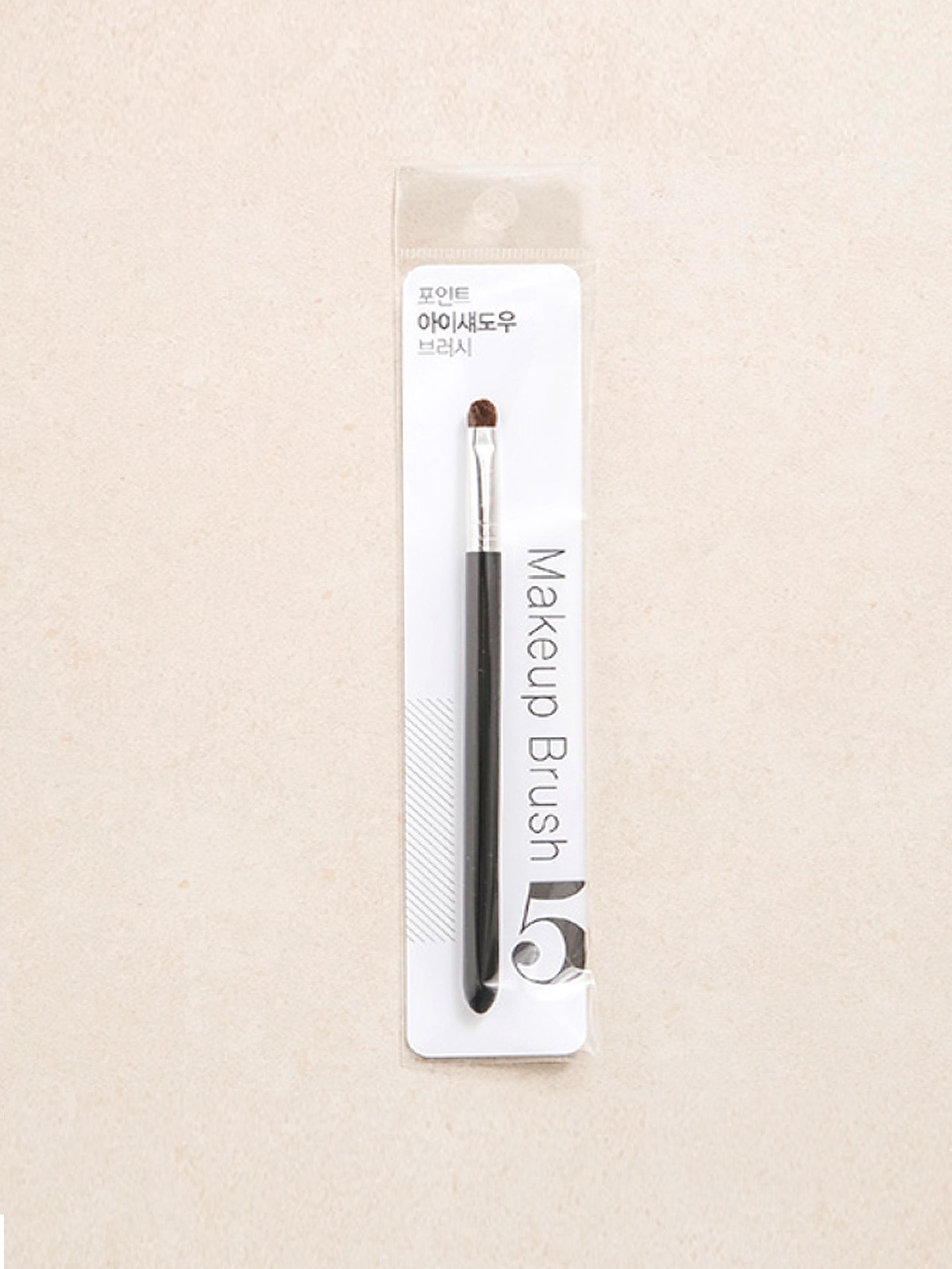 

Precision Point Eyeshadow Brush 1ea