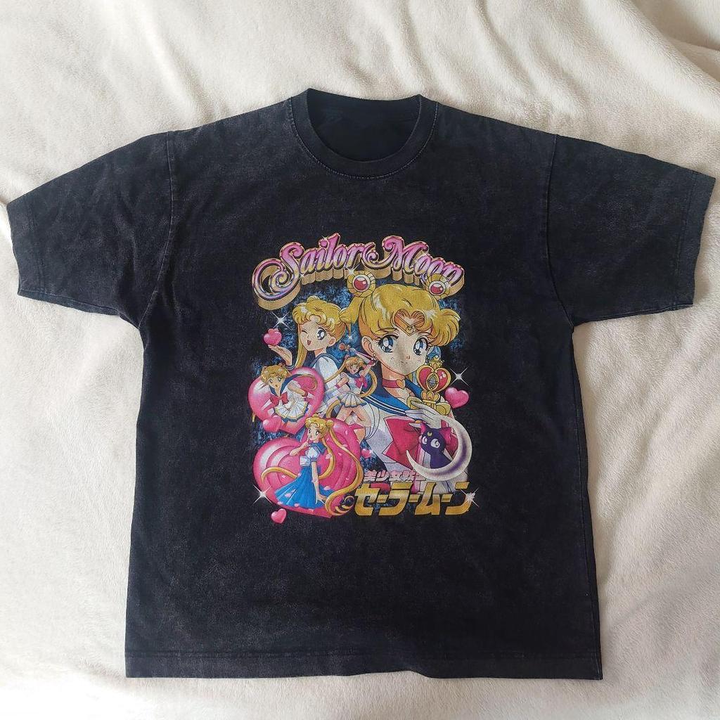 [USED] Vintage Sailor Moon Print T-shirt Featuring Tsukino Usagi and Distressed Print.