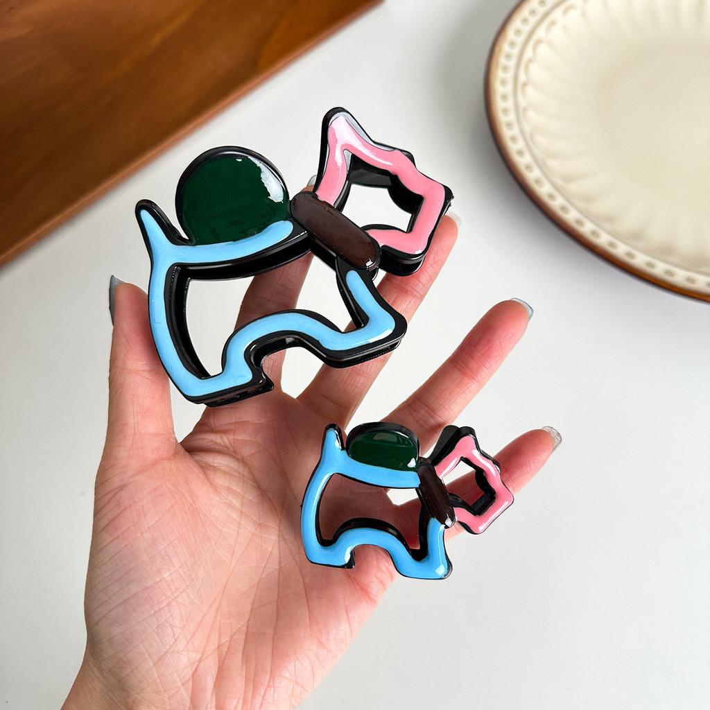 Fashionable Plastic And Resin Dog Hair Claw Clip In Chic Macaron Shades