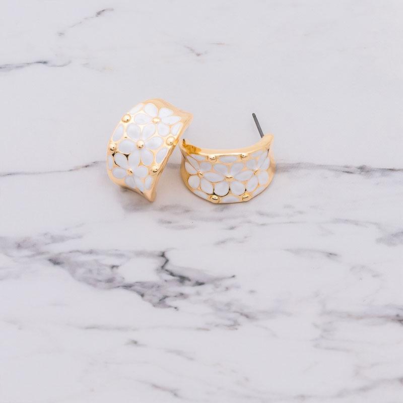 Korean C-Shaped Enamel Stud Earrings for Women - Trendy, Versatile and Simple Pendants белый