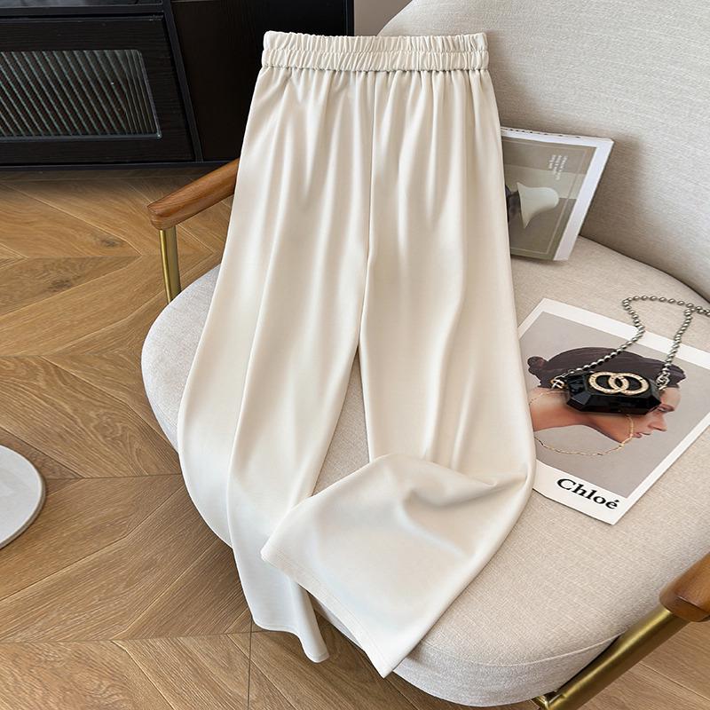 Plus Size Women's High-Waisted Loose Fit Nine-Point Straight-Leg Pants for Spring and Summer
