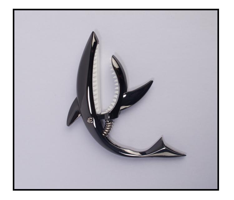 Shark Capo: Zinc Alloy Transposition Capo for Folk Guitar with Flannel Bag Packaging.