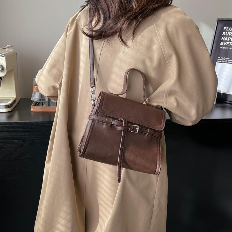 Niche Design Retro Handbag 2025 Autumn and Winter New Texture Handbag Korean Solid Color Messenger Bag Small Square Bag