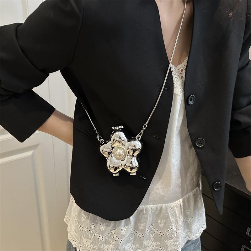 New Flower Shape Fashion Niche Design Versatile Light Luxury Chain Shoulder Messenger Bag Women