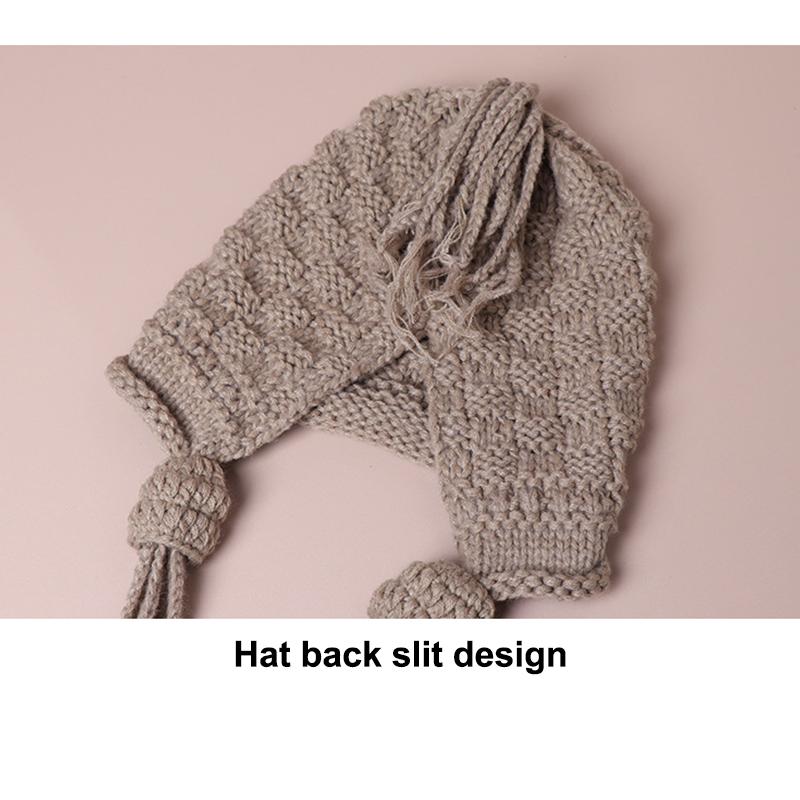 1 Stück Handgefertigte Häkelmütze aus buntem Garn für Damen Winter Gestrickte Beanie-Mütze mit Ohrenklappen, Quaste und Bommel