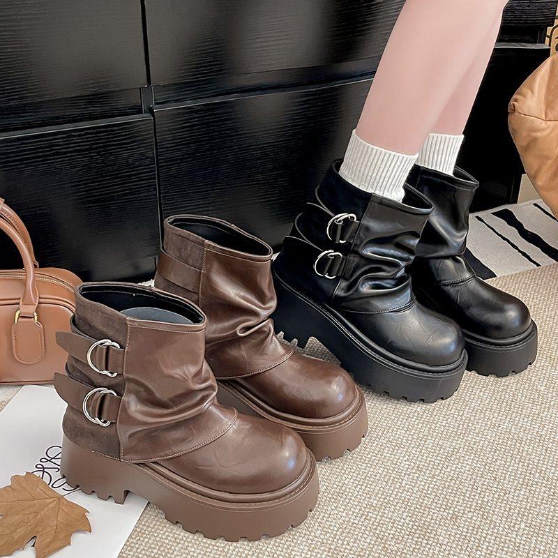 The new model of the film is heightened and piled up. Western short boots with thick-soled trousers 2025 retro small autumn Martin boots for women