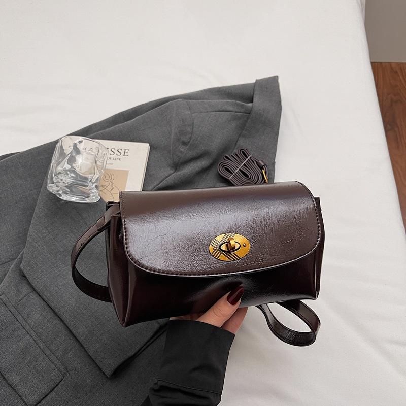 

Commuter women s bag fashion trend 2025 autumn new simple messenger shoulder bag casual large capacity messenger bag bag