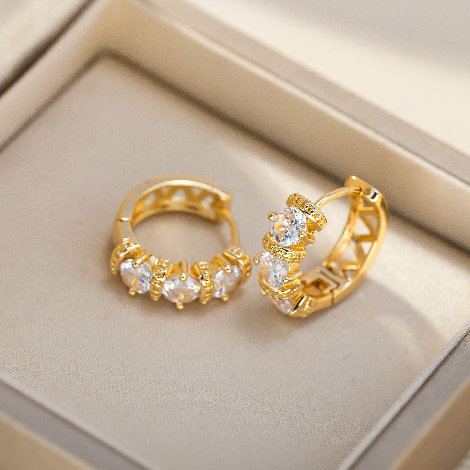 Moissanite Three-Diamond Cross Stud Earrings - Elegant & Luxurious Niche Design