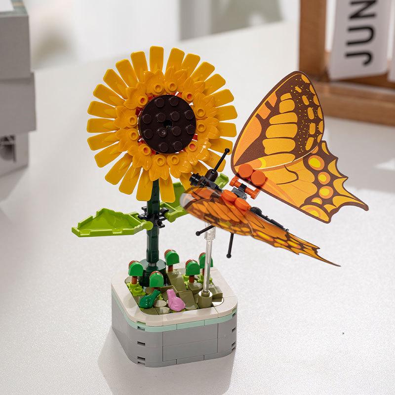 Compatible Lego Insect & Animal Building Blocks: Educational Flower Assembly Toy & Holiday Gift for Kids' Desktop Ornaments