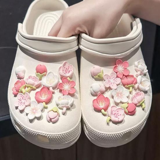 1 Set 3D-Blumen-Schuhanhänger Abnehmbare Kirschblüten-Schuhdekorationen Niedliche Blumen-Schuhzubehörteile für DIY-Clogs-Dekoration