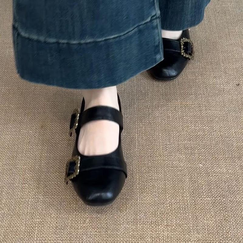 French retro Mary Jane shoes girl summer 2025 new fairy style skirt versatile one-word buckle belt leather shoes tide