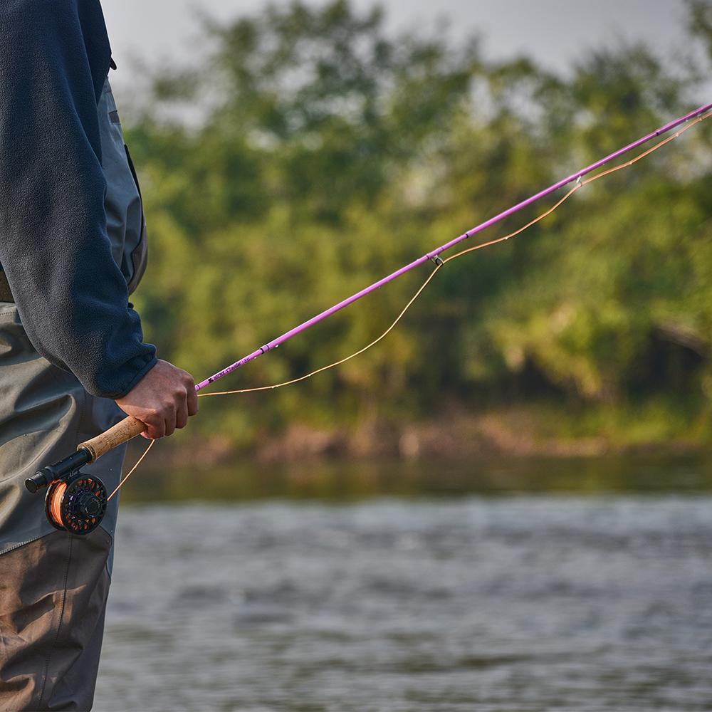 1pc Ultralight Carbon Fiber 8ft 4WT Fast Action Fly Fishing Rod with Cork Handle 6 Sections Portable Fly Rod Catching Trout Bass