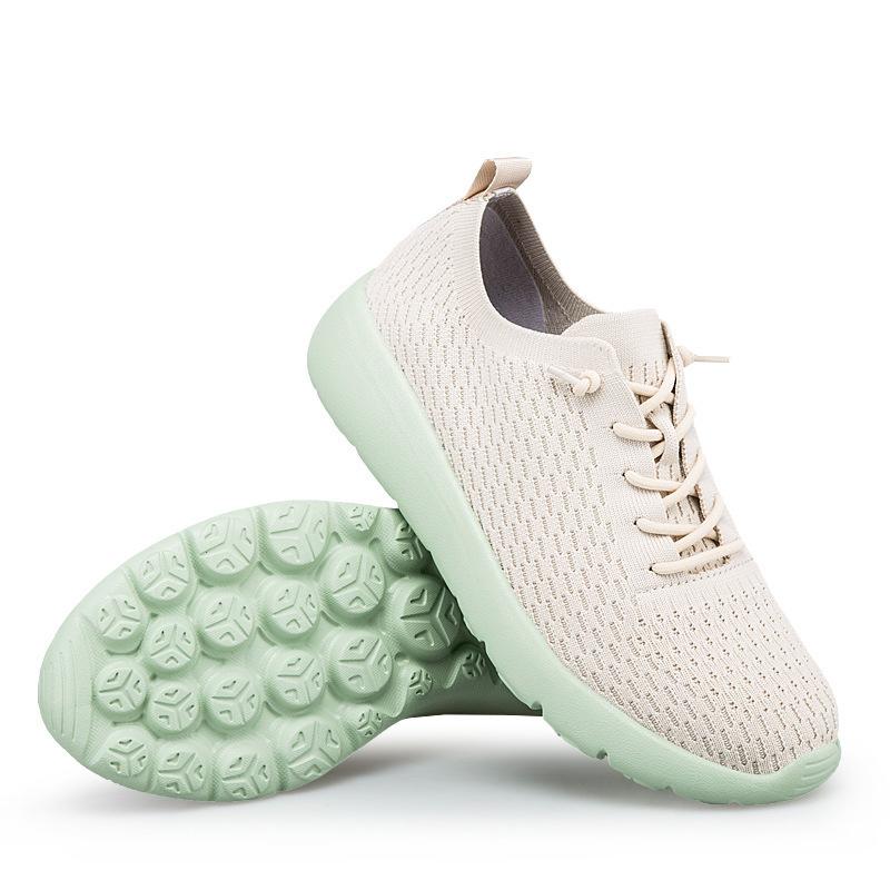 Sommer Paar Socken Schuhe Herren- und Damenschuhe neue fly-gewebte atmungsaktive Sport- und Freizeitschuhe leichte weichsohlige Reiseschuhe