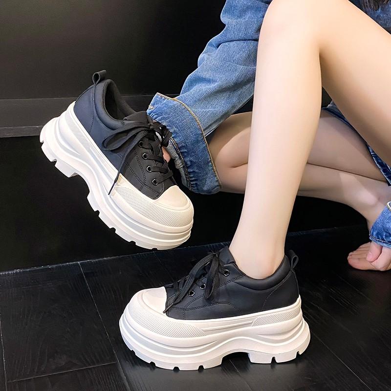 Fashion Retro Solid Color Round Toe Thick Sole Platform Chunky Heels Women Sneakers Lace Up Fashion Western Casual Trainer Punk Shoes