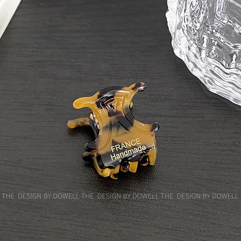 

Mini Unique Hair Claw Clips In Colorful Patterns Made From Durable Acetate For Enthusiasts Fashion Brown Tortoise