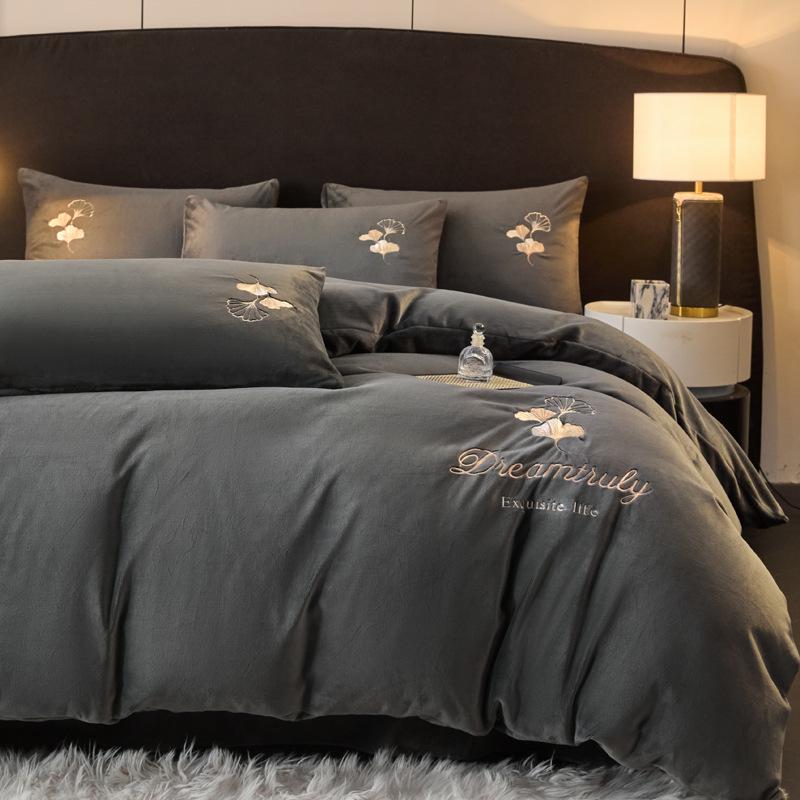 Plush Coral Fleece Winter Bedding Set: Thickened Velvet Duvet Cover, Flannel Bed Sheet, and Pillowcases