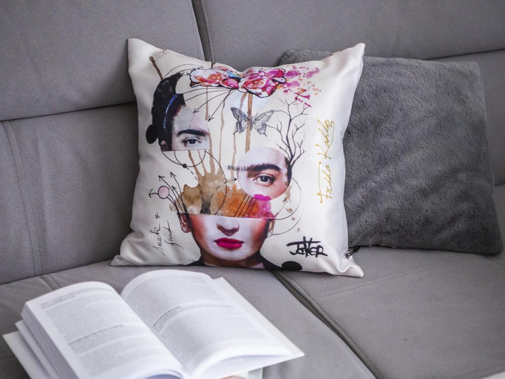 Poduszka Dekoracyjna Poszewka Loui Jover Portret Sztuka Wypełnienie