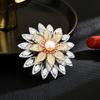 Women'S Flower Brooch With Pearl And Cubic Zirconia Pinets