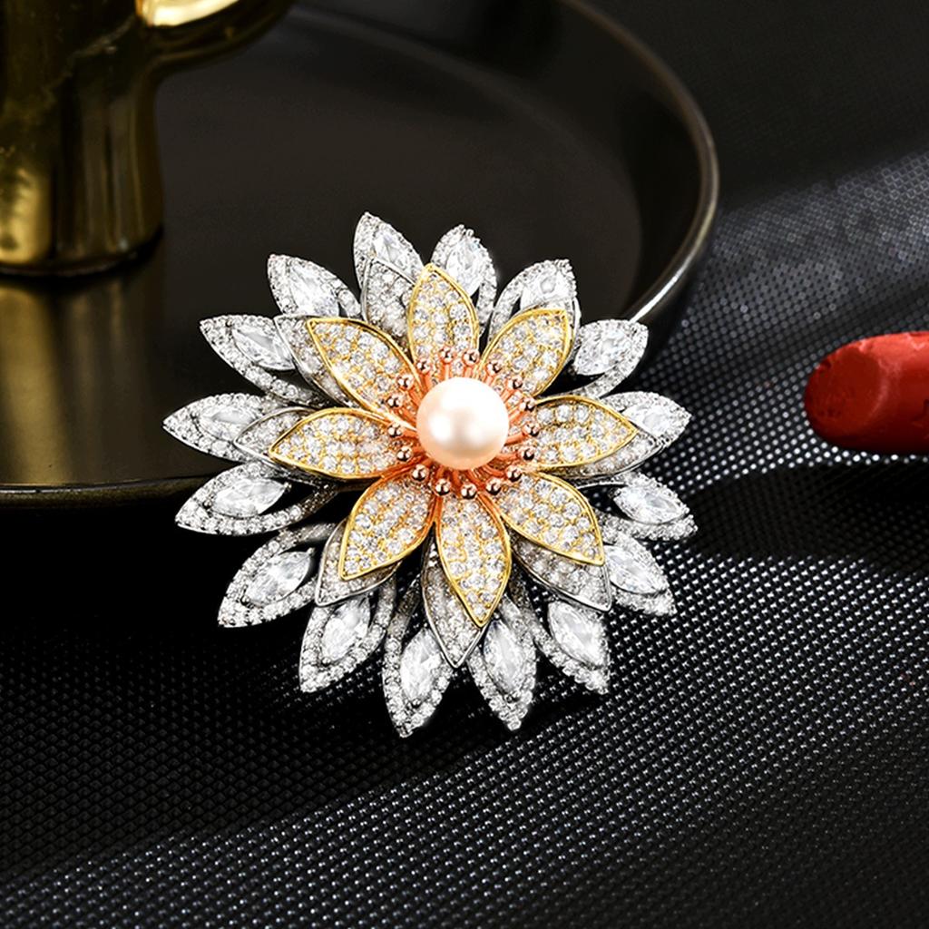 Women'S Flower Brooch With Pearl And Cubic Zirconia Pinets