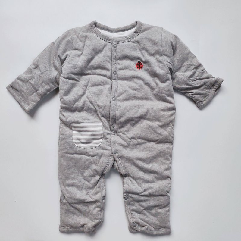 

Japanese Pure Cotton Padded Comfortable and Warm Autumn and Winter Soft Newborn 2-Year-Old Baby Close-Fitting One-Piece Romper Gray Ladybug 70 yards