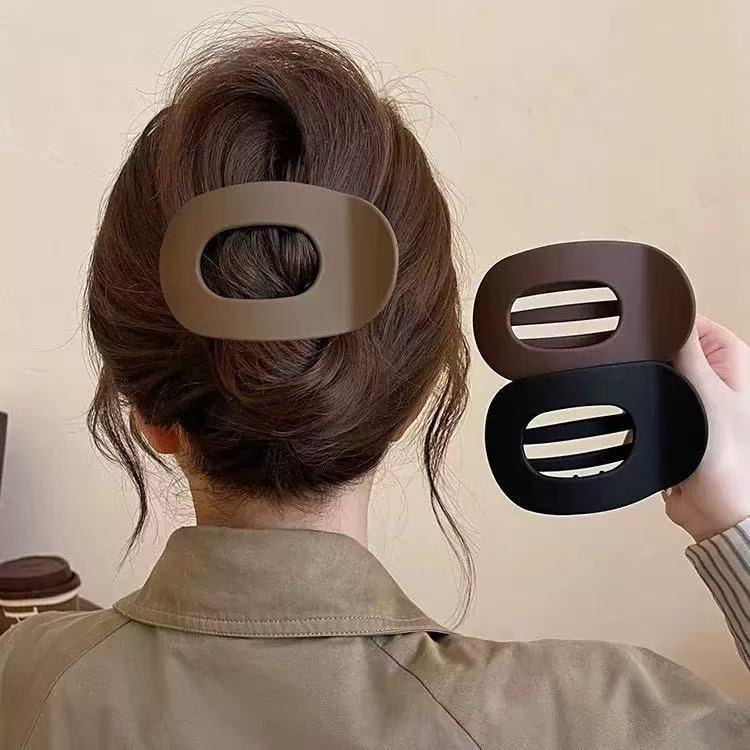 Pohodlná plochá kulatá sponka do vlasů: Zakřivená sponka krokodýl pro drdoly bez poškození vlasů