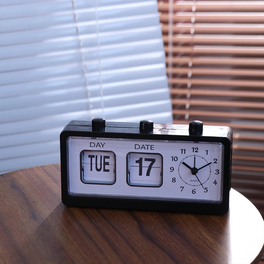 Vintage Mechanical Alarm Clock Electronic Table Clock Manual Page-flipping Calendar Clock  School