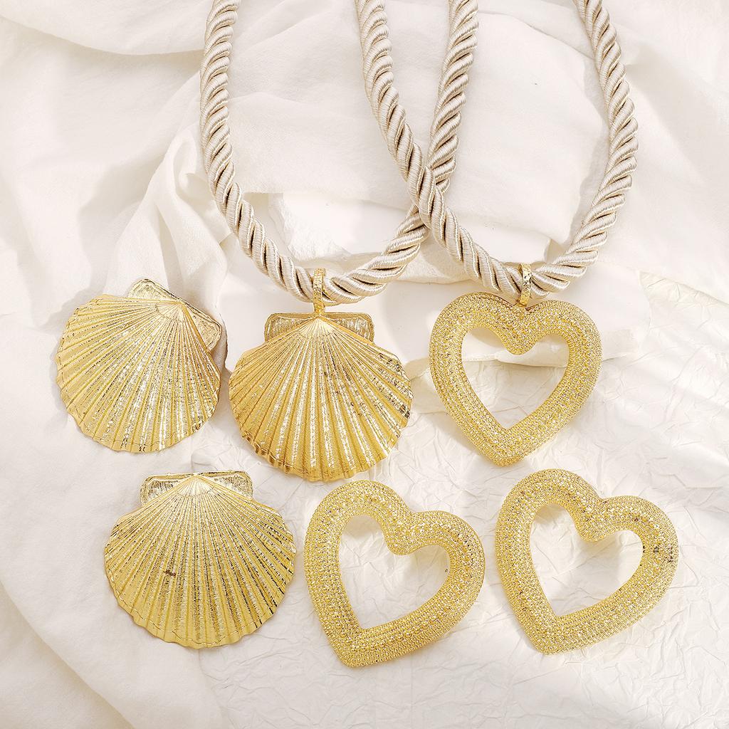 Tooxika Creative Personality Alloy Shell Love Pendant Necklace Earrings Set Summer Ocean Breeze Jewellery