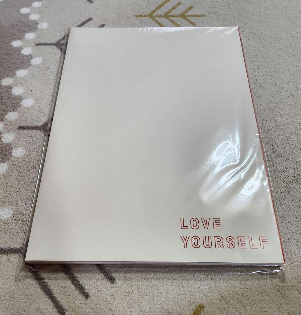 [USED] BTS WORLD TOUR PROGRAM BOOK