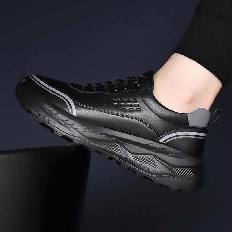 Fashion 2025 New Trend Men Casual Shoe Anti-Slip And Wear-Resistant Fashionable Sports Shoe High-Quality Outdoor Anti-Slip Walking Shoes