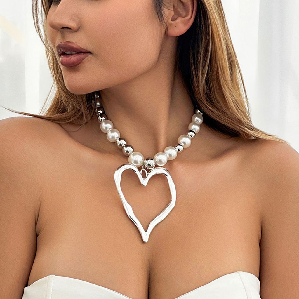 Stylish Pendant Necklace Irregular Necklace Exaggerated Heart Necklace Unique Neck Jewelry Perfect Gift for Woman Girls