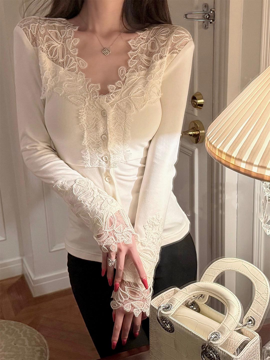 Chic Lace Patchwork V-neck Long-Sleeve T-shirt: Slimming and Versatile Women s Autumn/Winter Top Medium абрикосовый