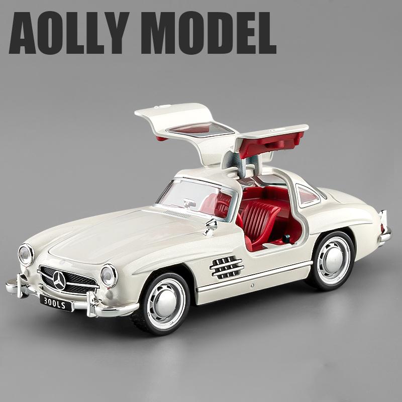 

1:32 Mercedes-Benz 300SL Alloy Model Car Toy Diecasts Metal Casting Sound and Light Car Toys For Children Vehicle белый