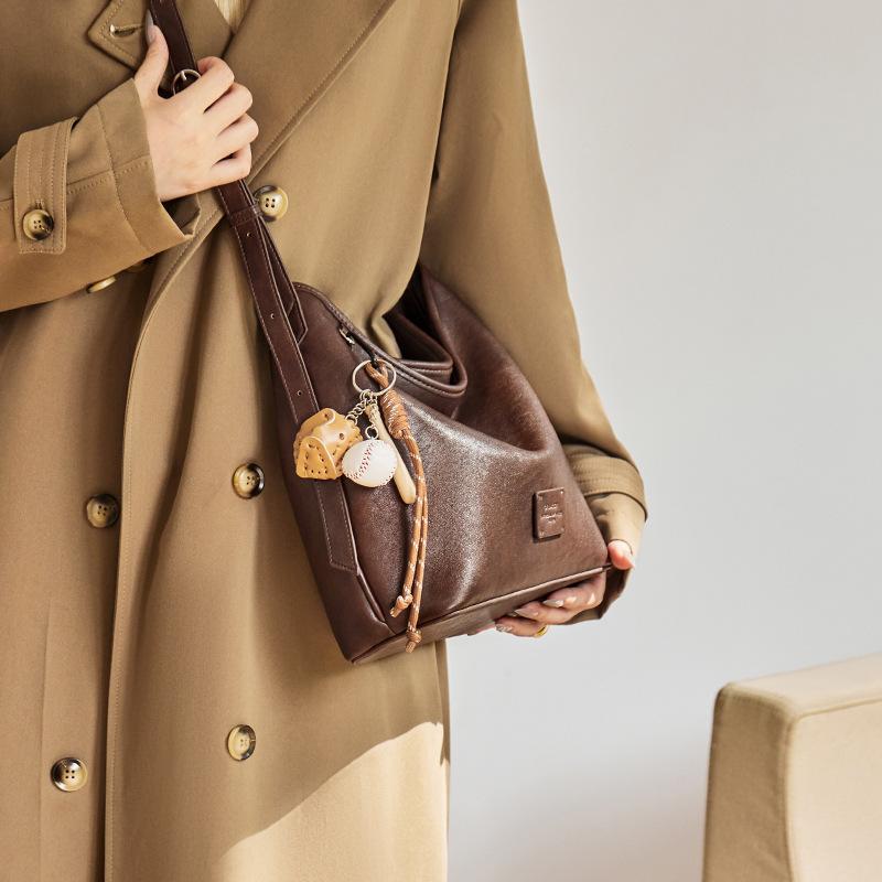 2025 Autumn Winter Fashion New Tote Bag Simple Niche High-end Feel Shoulder Bag Women Large Capacity Commuter Crossbody Bag