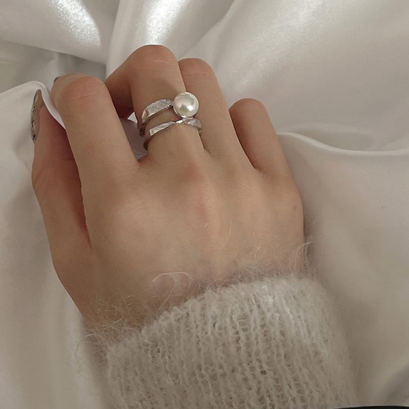 Stylish Double Layer Pearl Fragment Silver Beaded Ring For Women With Unique Geometry