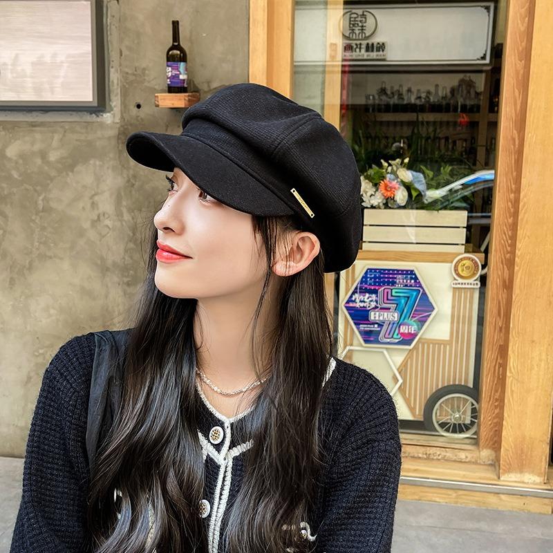 Octagonal hat women's autumn and winter retro literary and artistic versatile woolen hat metal label duck tongue beret showing face small painter hat