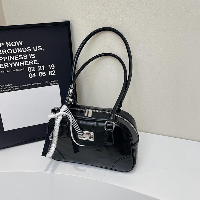 Handbag Women's Niche High-end Underarm Bag 2025 Spring New Simple and Versatile Shoulder Commuter Bag